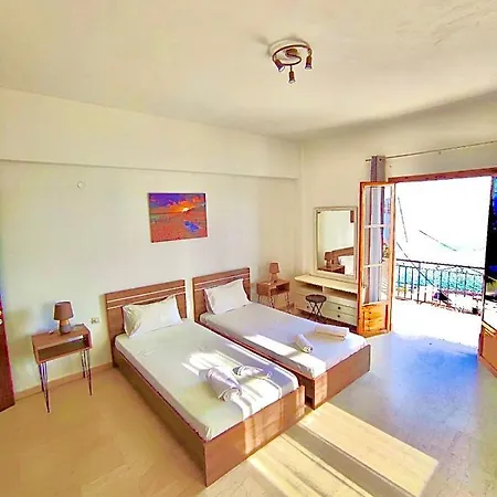 Akrogiali Apartment