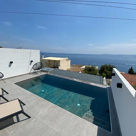 Apartment Akrogiali *