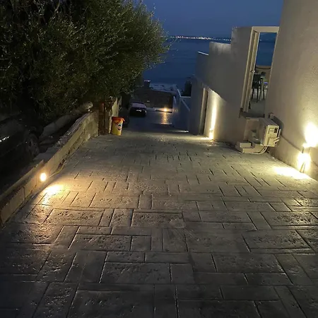 Akrogiali Apartment